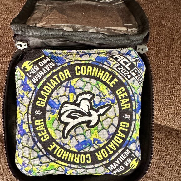 Gladiator Cornhole Gear 2024 Mayhem Pro Bags (4) & Sidekick carrying case - Picture 4 of 4